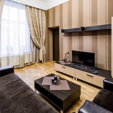 Svobody Avenue 10 Apartment *