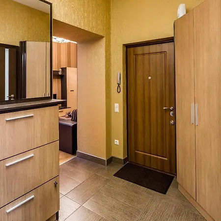 Apartment Svobody Avenue 10 *
