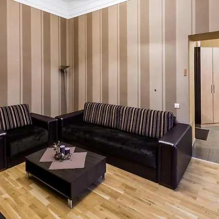 Апартаменти Svobody Avenue 10