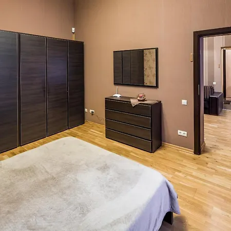 Svobody Avenue 10 Apartamento *