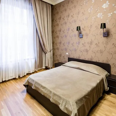 Svobody Avenue 10 Apartamento *