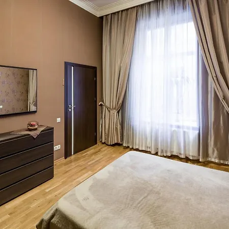 Svobody Avenue 10 Apartamento