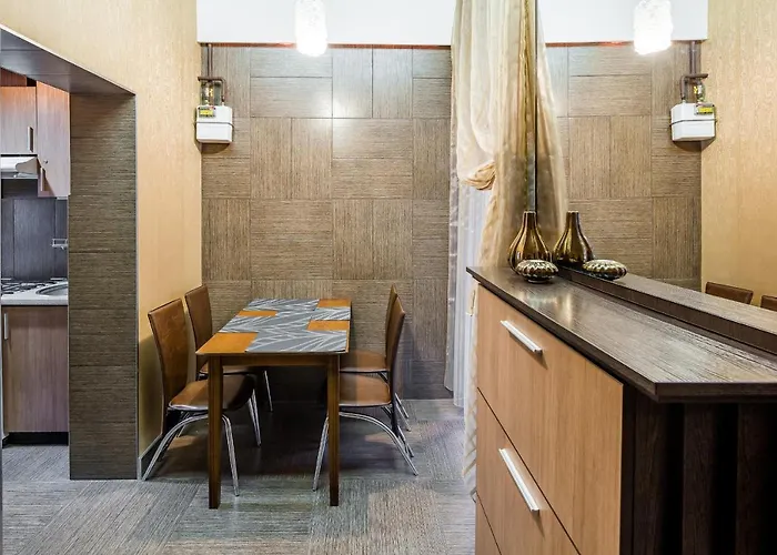 Svobody Avenue 10 Apartment *