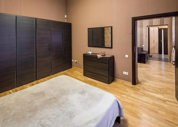 Svobody Avenue 10 Apartment *